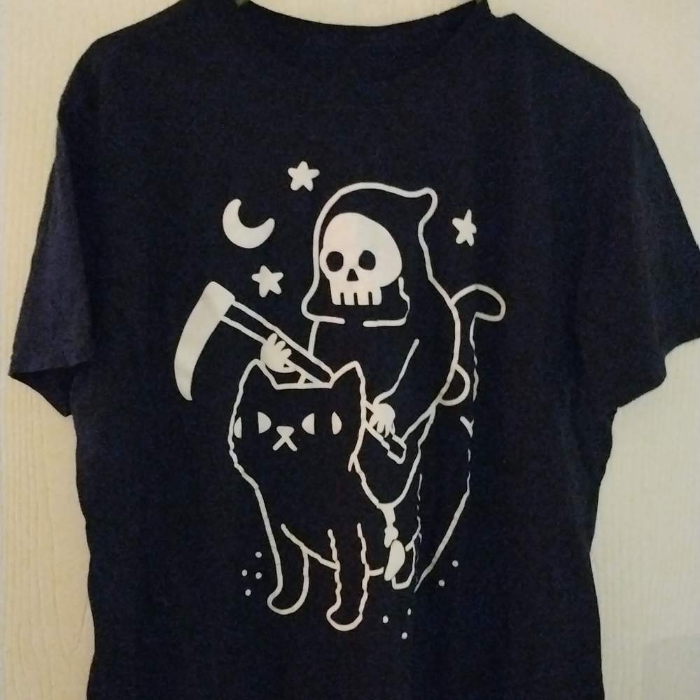 black tee shirt cute